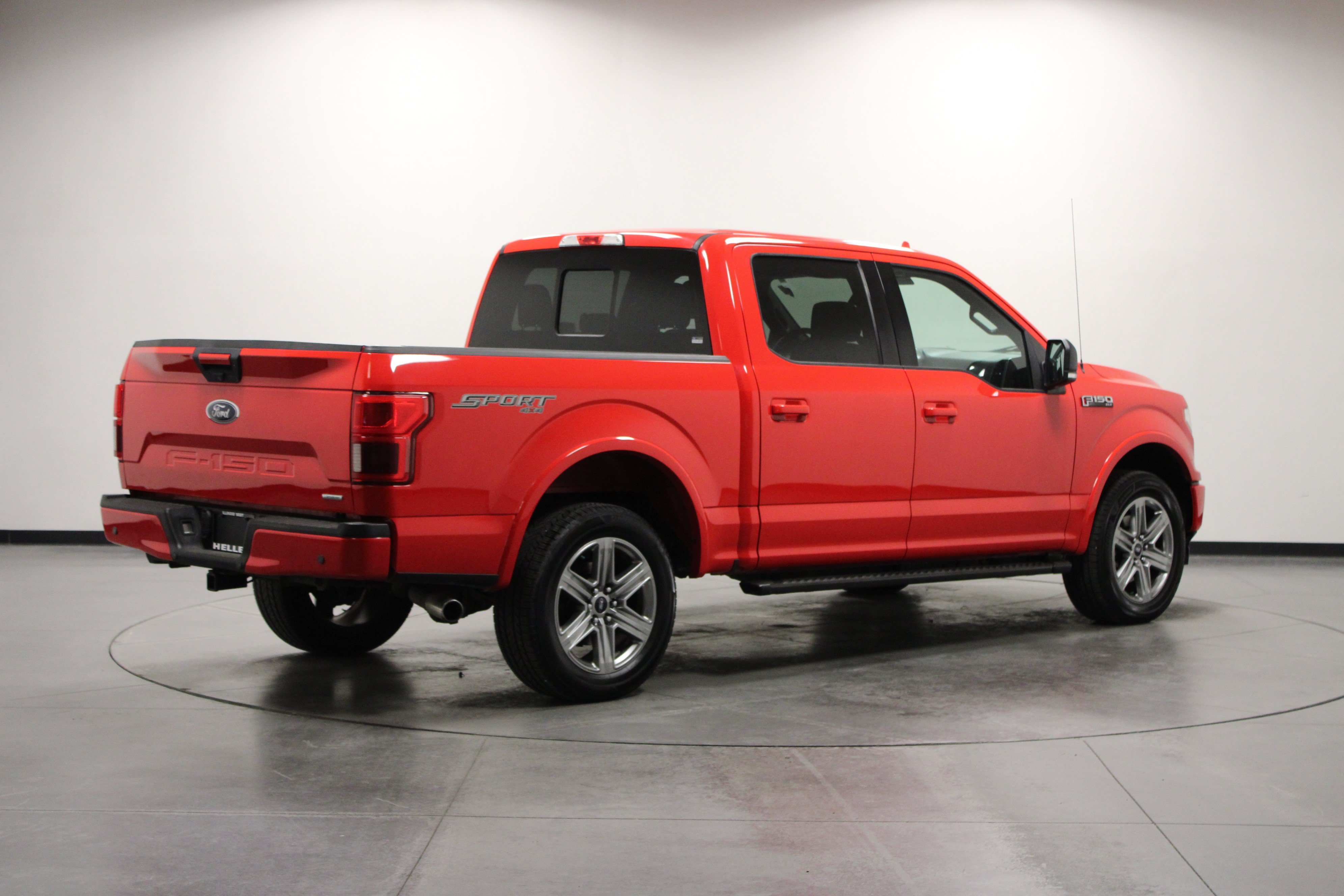 Used 2018 Ford F150 XLT w/ Equipment Group 302A Luxury AWD/4WD image 4