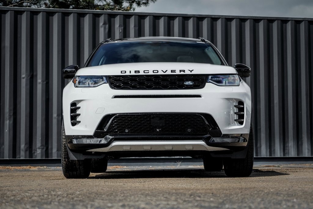 New 2025 Land Rover Discovery Sport Dynamic SE image 5