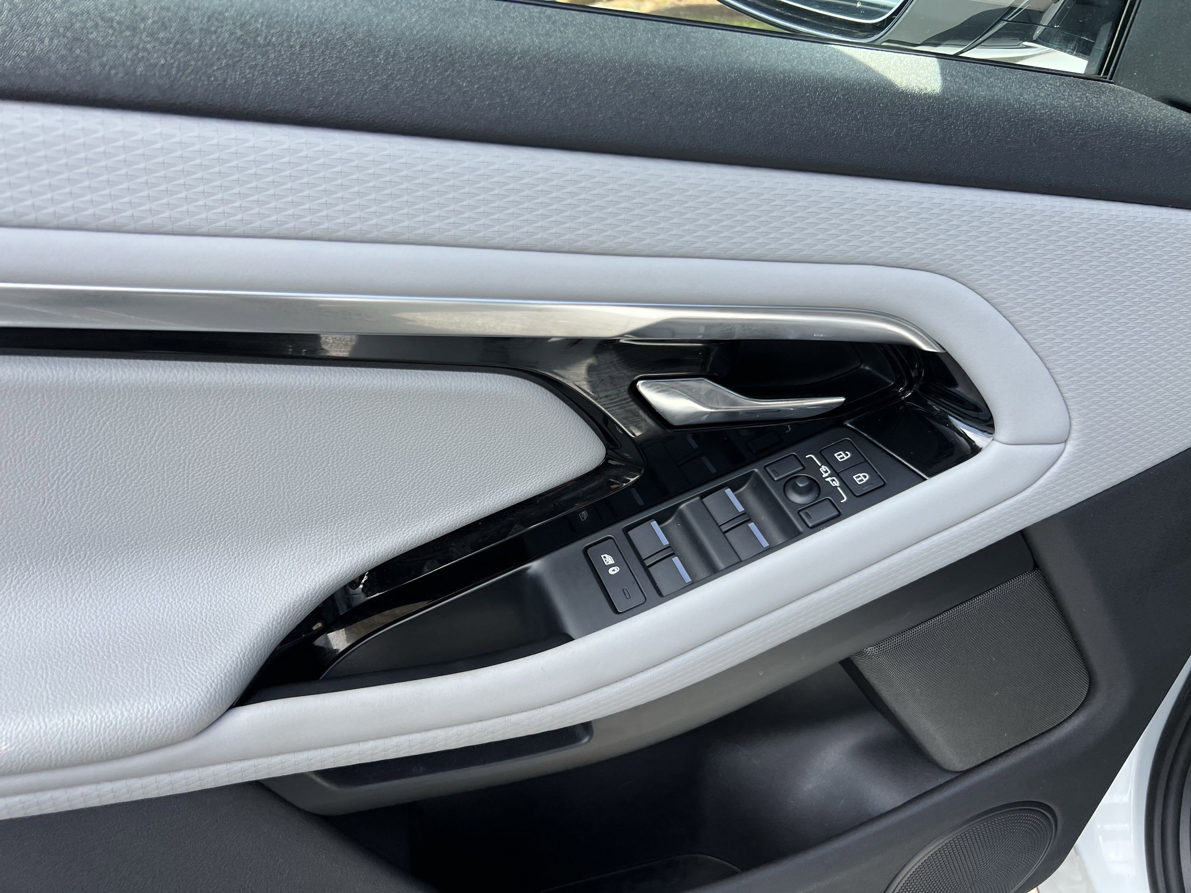 Certified 2023 Land Rover Range Rover Evoque HST image 15