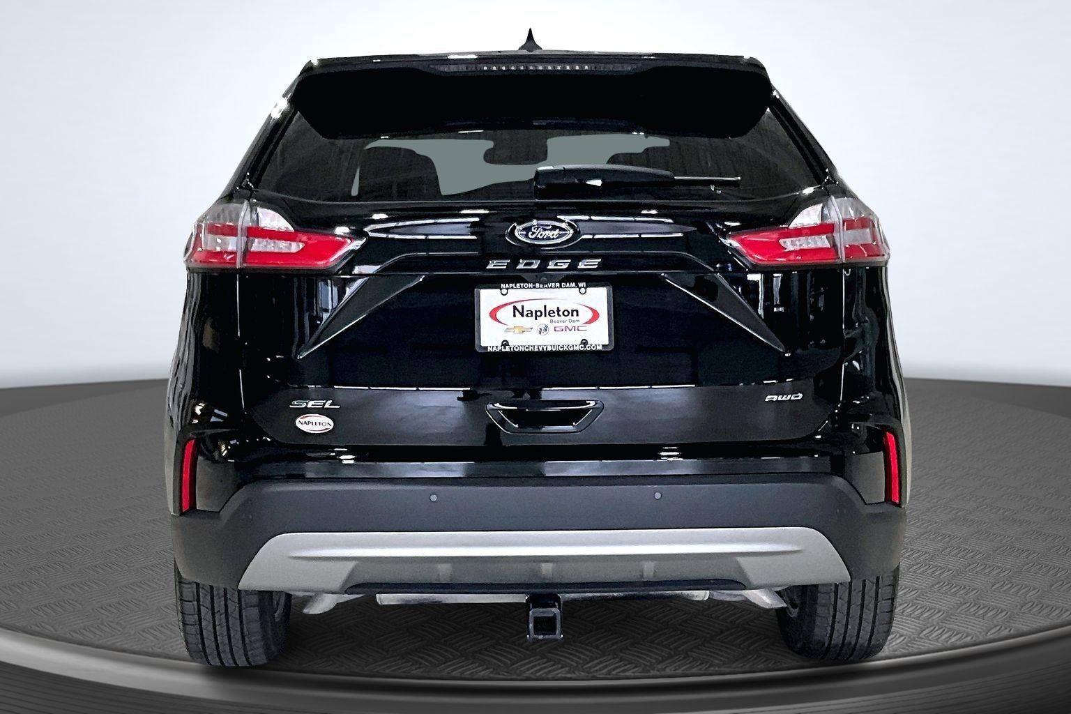 Used 2024 Ford Edge SEL w/ Convenience Package image 4