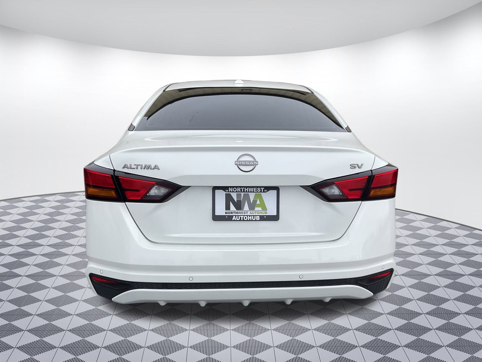 Used 2023 Nissan Altima 2.5 SV w/ SV Premium Package image 4