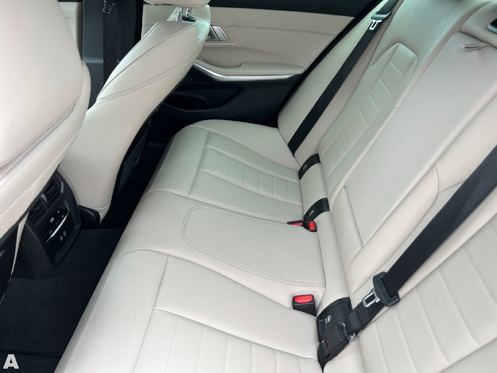 Used 2022 BMW 330i Sedan w/ Driving Assistance Package RWD image 17
