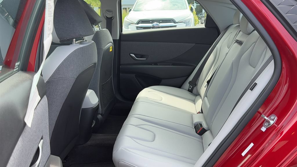 Used 2025 Hyundai Elantra Limited w/ Cargo Package FWD image 24