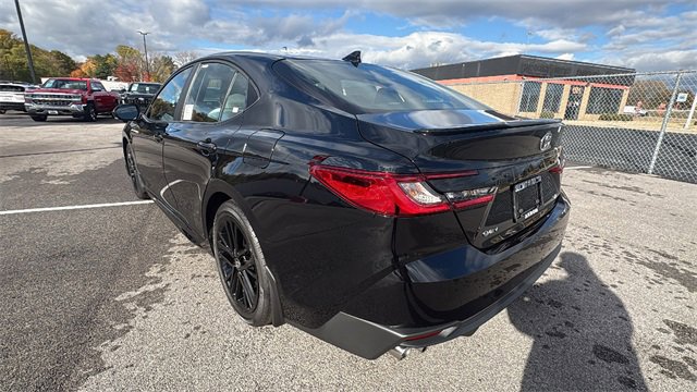 New 2026 Toyota Camry SE image 3