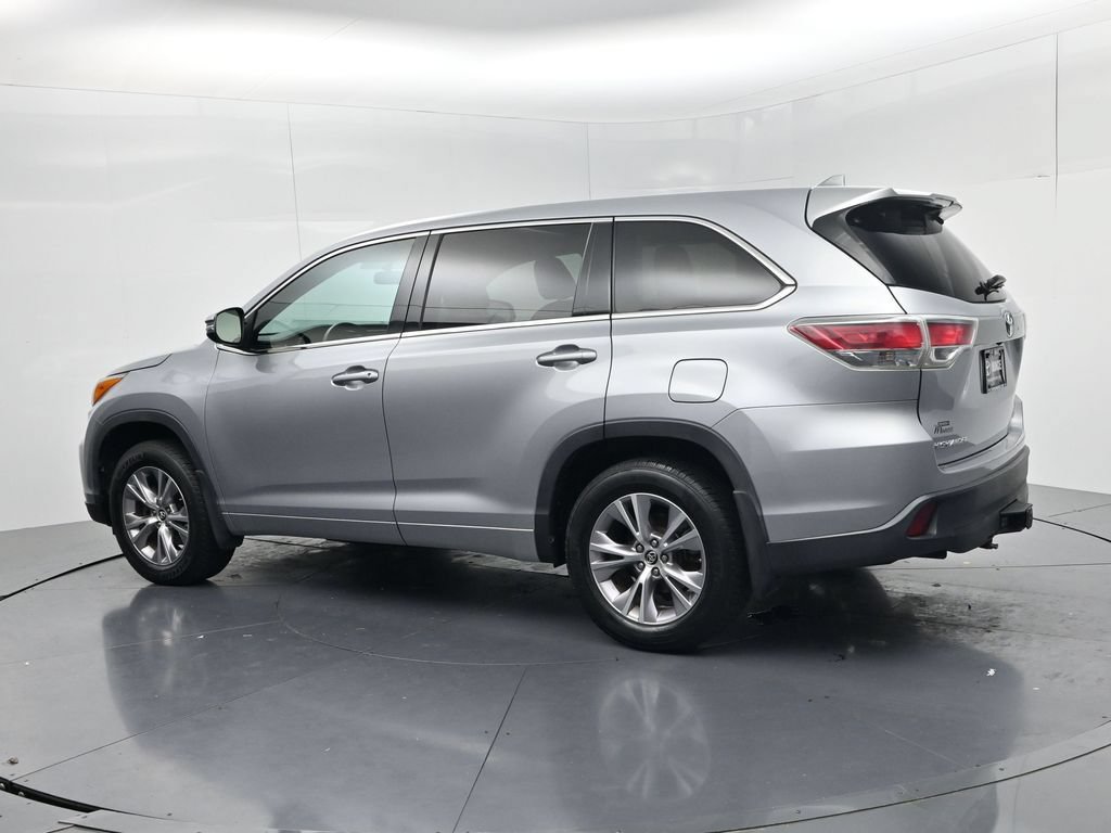 Used 2016 Toyota Highlander Plus AWD/4WD image 5