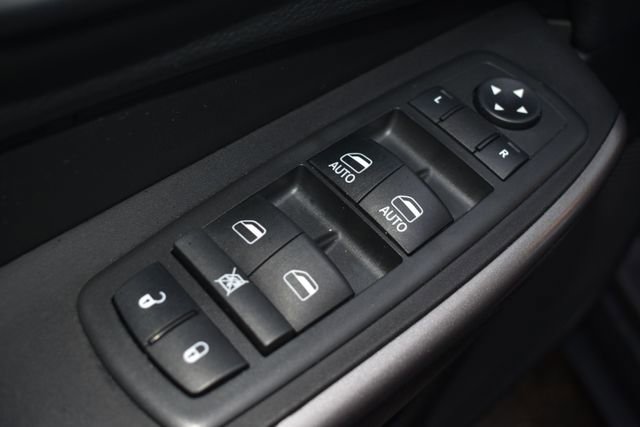 Used 2019 Jeep Cherokee Limited w/ Luxury Group image 15