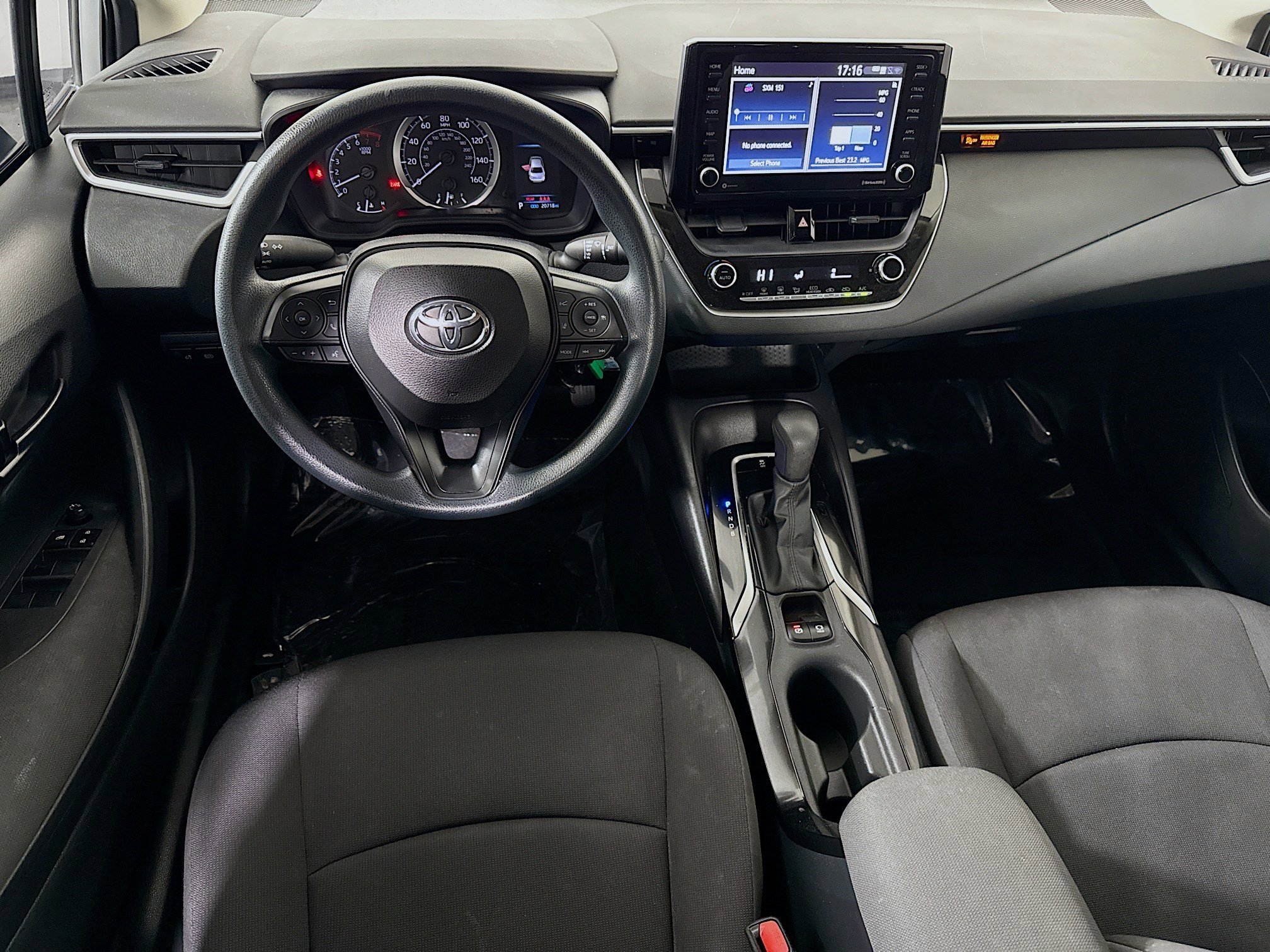 Used 2022 Toyota Corolla LE image 17