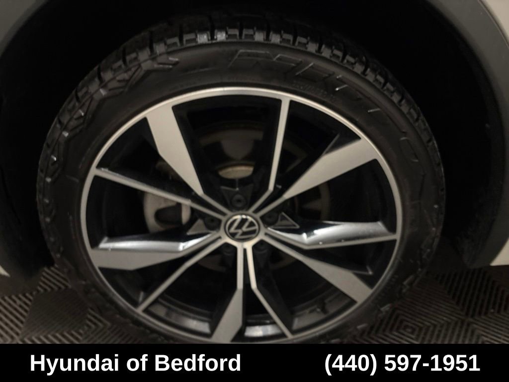 Used 2022 Volkswagen Tiguan SEL R-Line AWD/4WD image 25