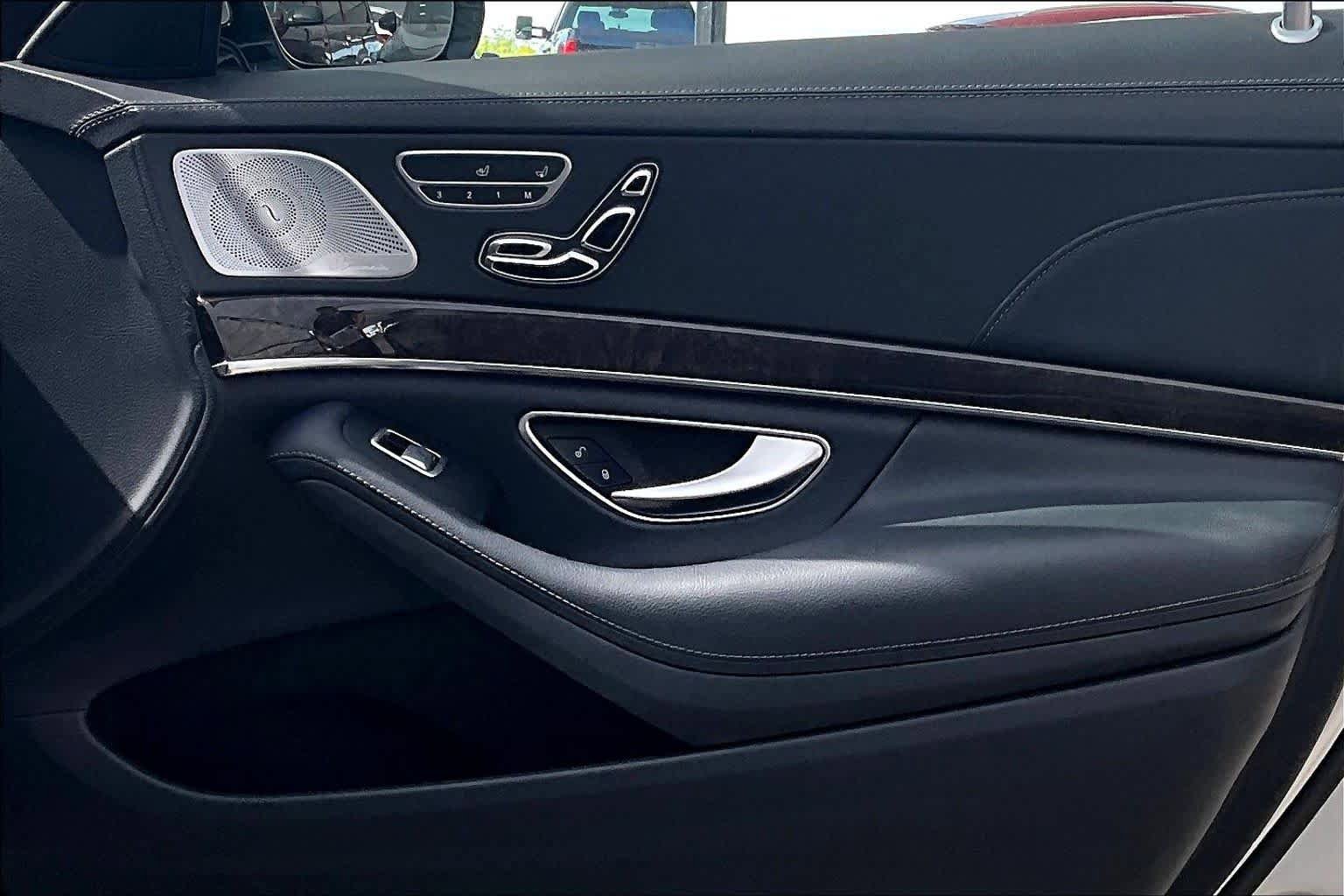 Used 2015 Mercedes-Benz S 550 Sedan image 15