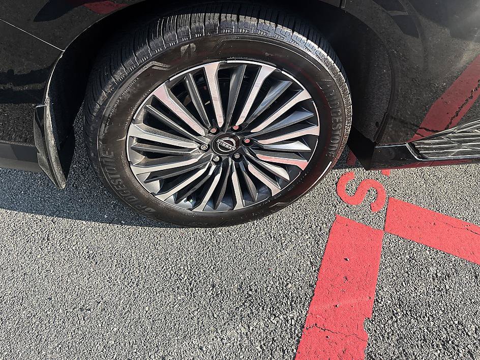 Certified 2025 Nissan Armada Platinum Reserve AWD/4WD image 12