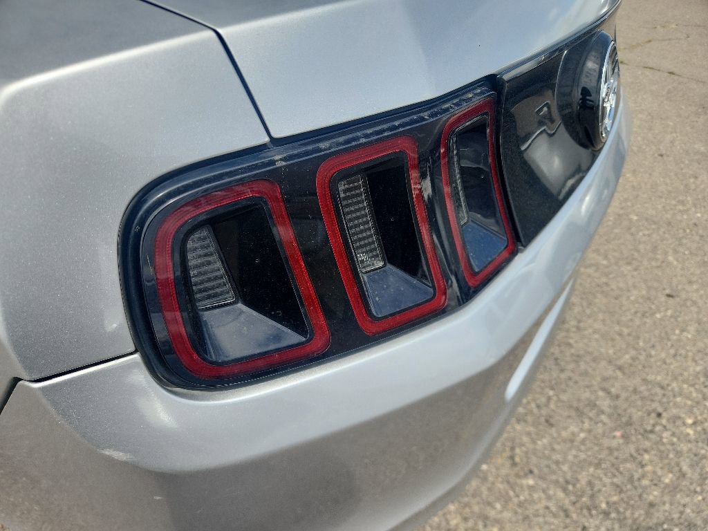 Used 2014 Ford Mustang Coupe RWD image 9