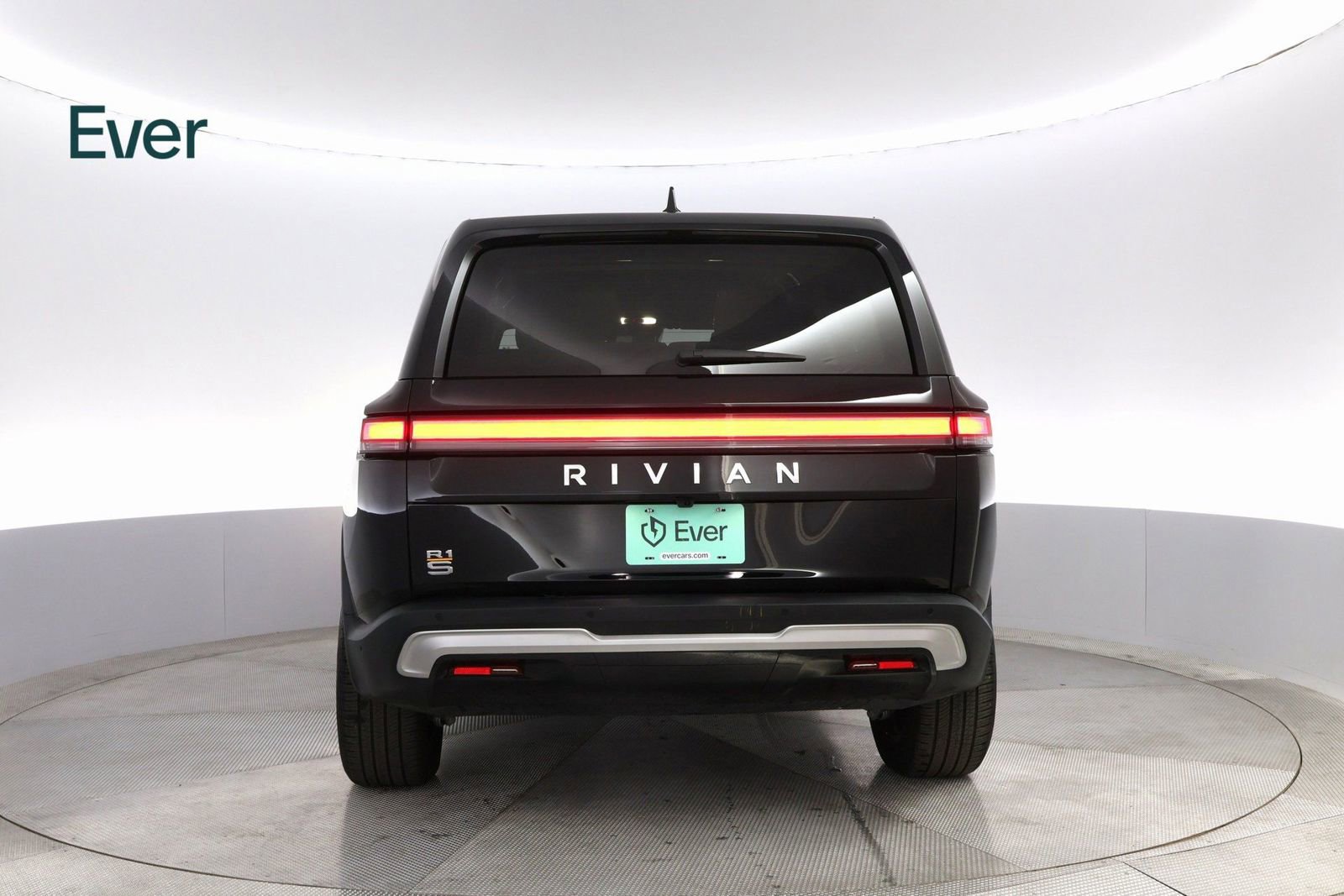 Used 2024 Rivian R1S Adventure image 13