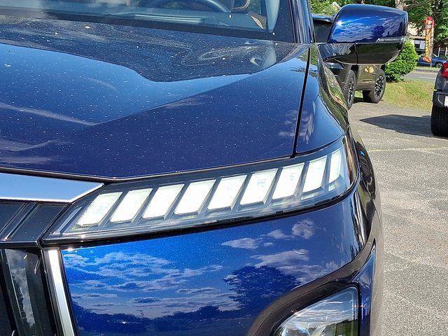 Used 2025 INFINITI QX80 Sensory image 9