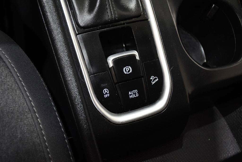Used 2020 Hyundai Santa Fe SE image 23