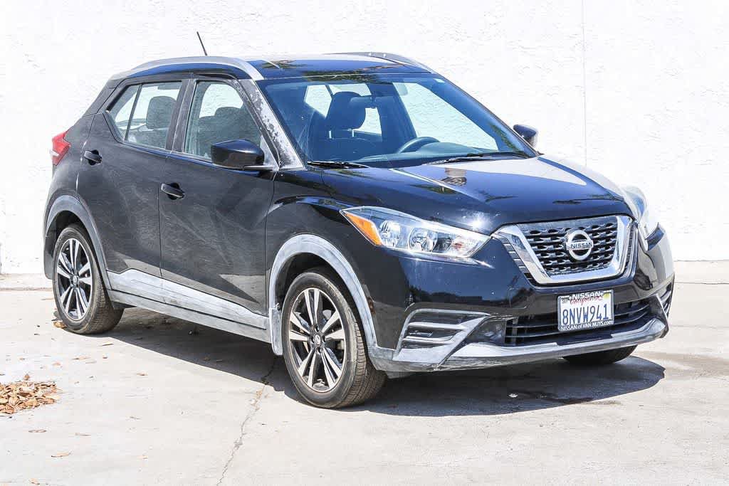 Used 2019 Nissan Kicks SV FWD image 3
