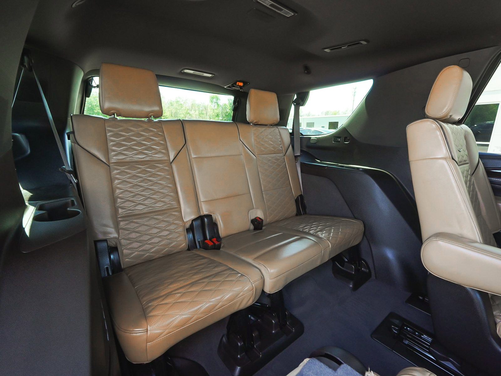 Used 2021 Cadillac Escalade Sport w/ Driver Assist Tech Package AWD/4WD image 39