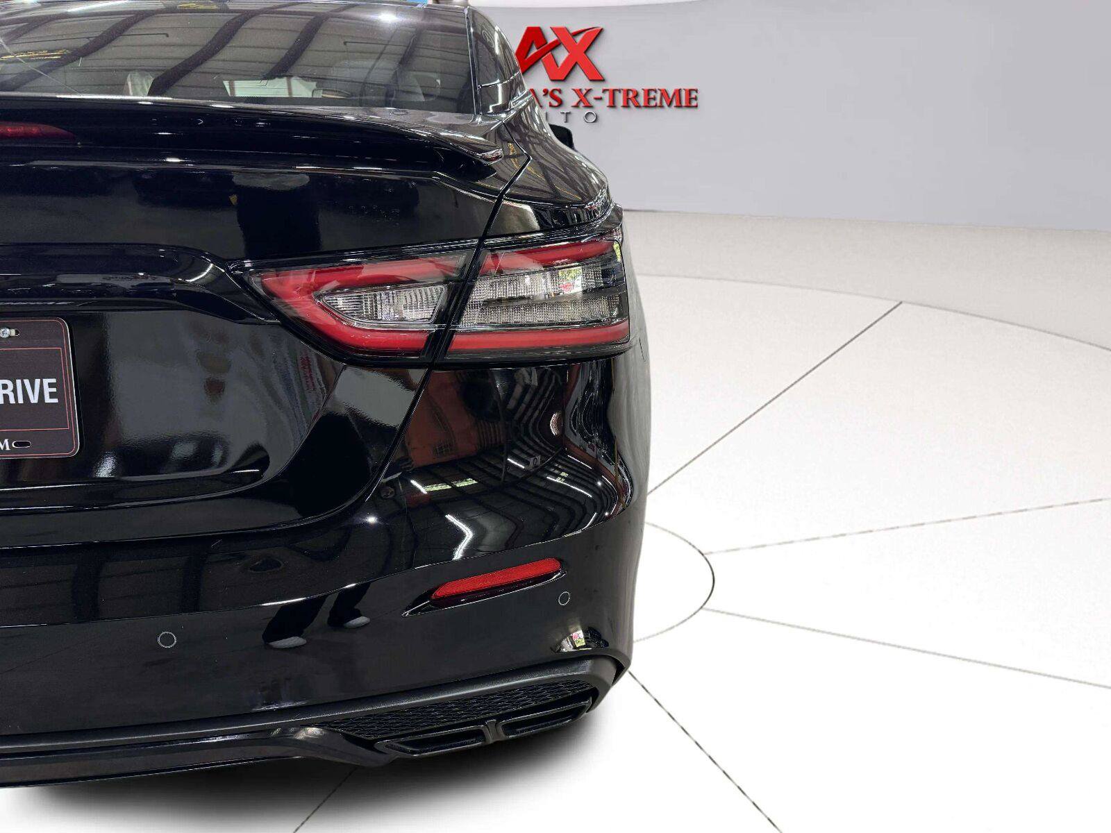 Used 2021 Nissan Maxima SR w/ Sport Mat Group FWD image 15