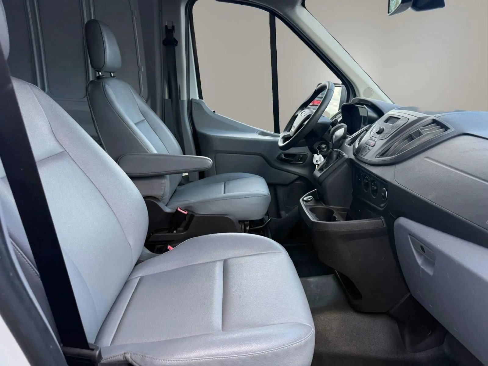 Used 2018 Ford Transit 250 148 Medium Roof RWD image 35