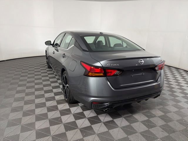 Used 2024 Nissan Altima 2.5 SR FWD image 15