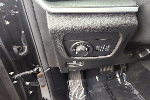 Used 2025 Jeep Grand Cherokee L Altitude AWD/4WD image 17
