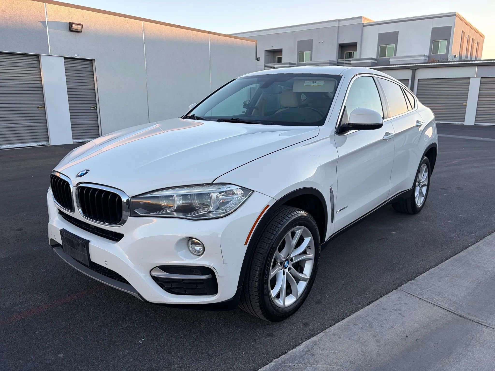 Used 2016 BMW X6 sDrive35i w/ Driver Assistance Package RWD image 2