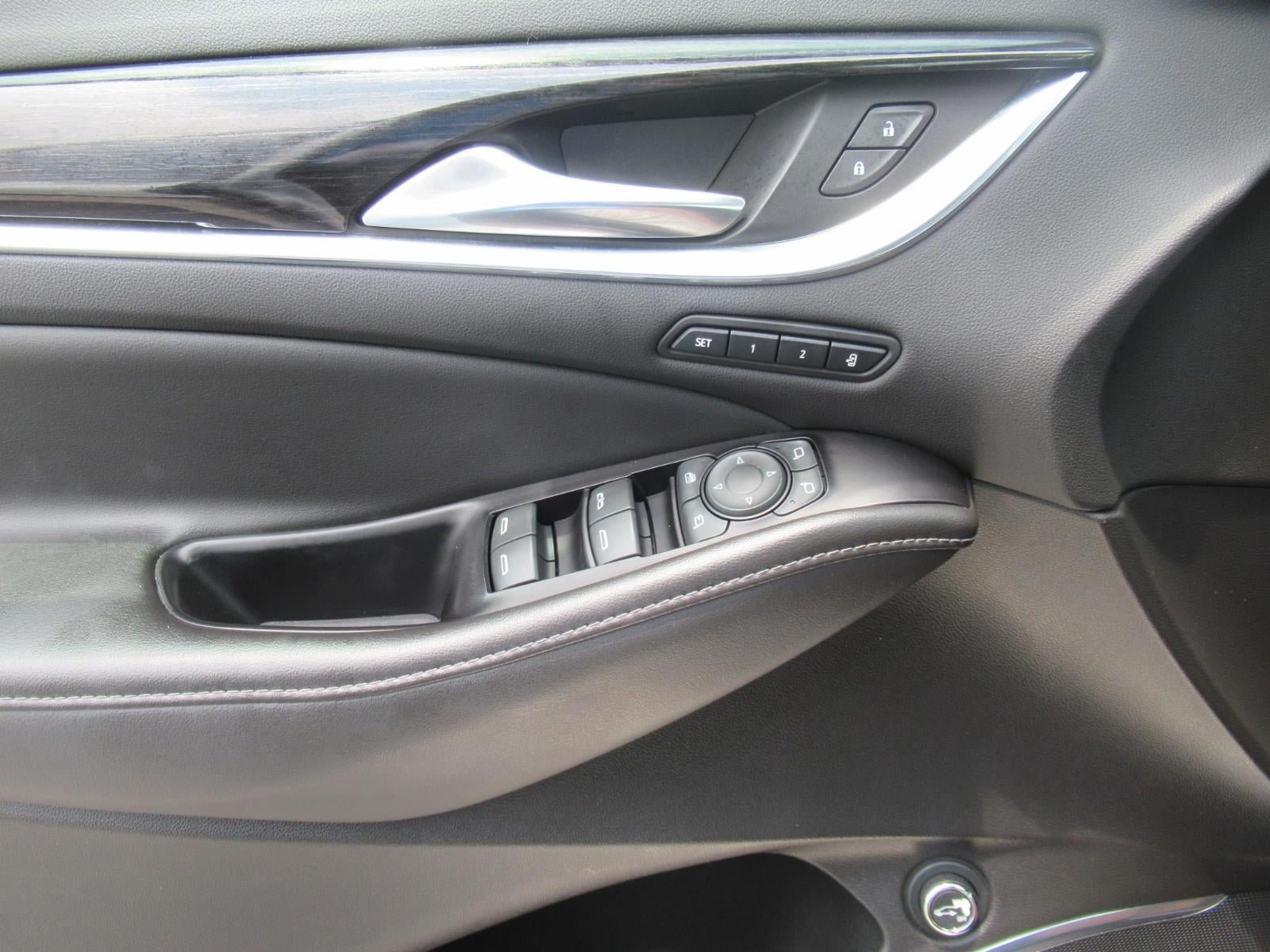 Used 2019 Buick Enclave Avenir w/ Avenir Technology Package FWD image 23