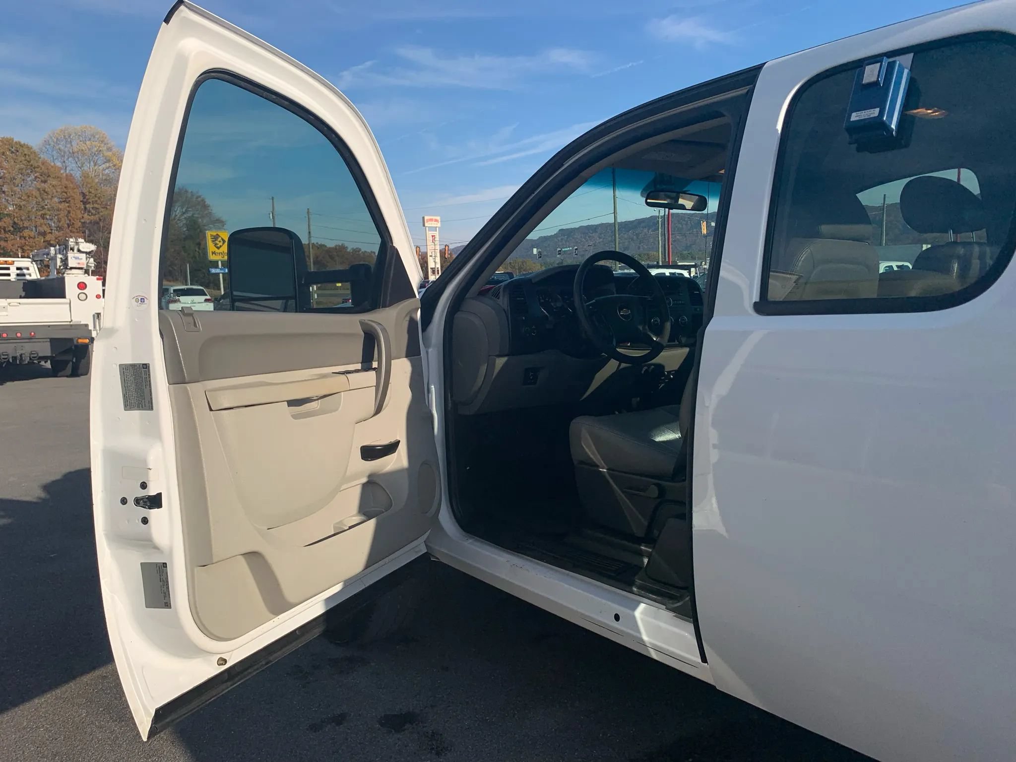 Used 2013 Chevrolet Silverado 3500 W/T RWD image 6