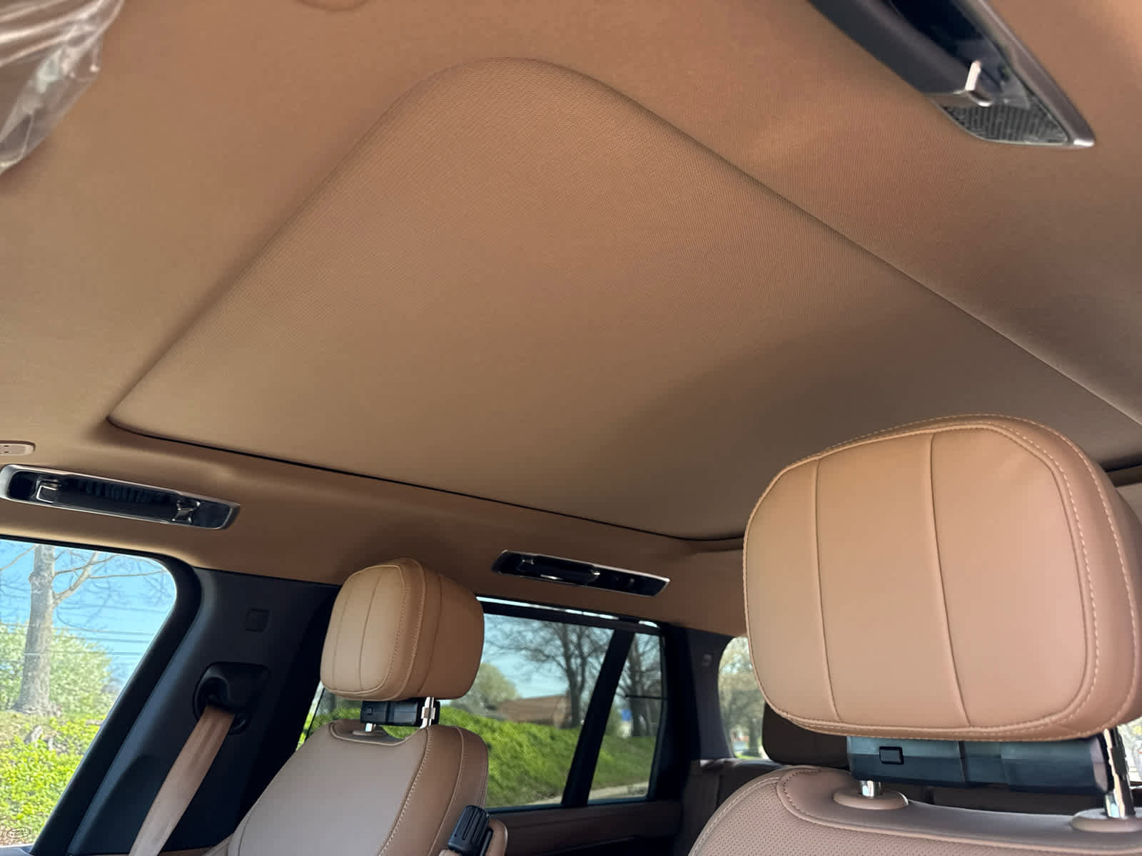 New 2025 Land Rover Range Rover Long Wheelbase SE image 14
