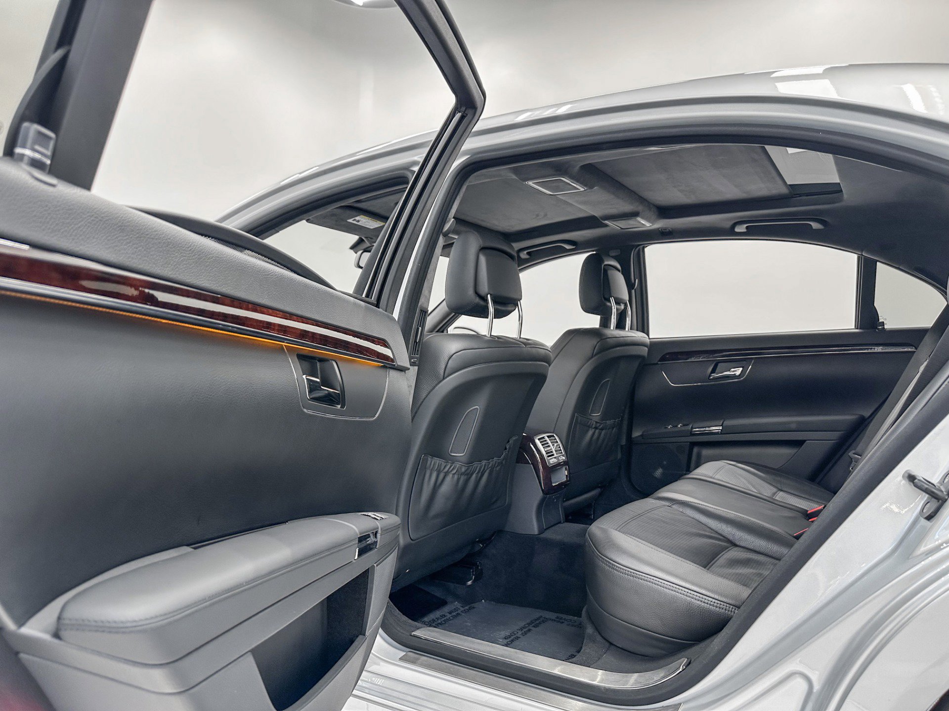 Used 2009 Mercedes-Benz S 63 AMG image 25