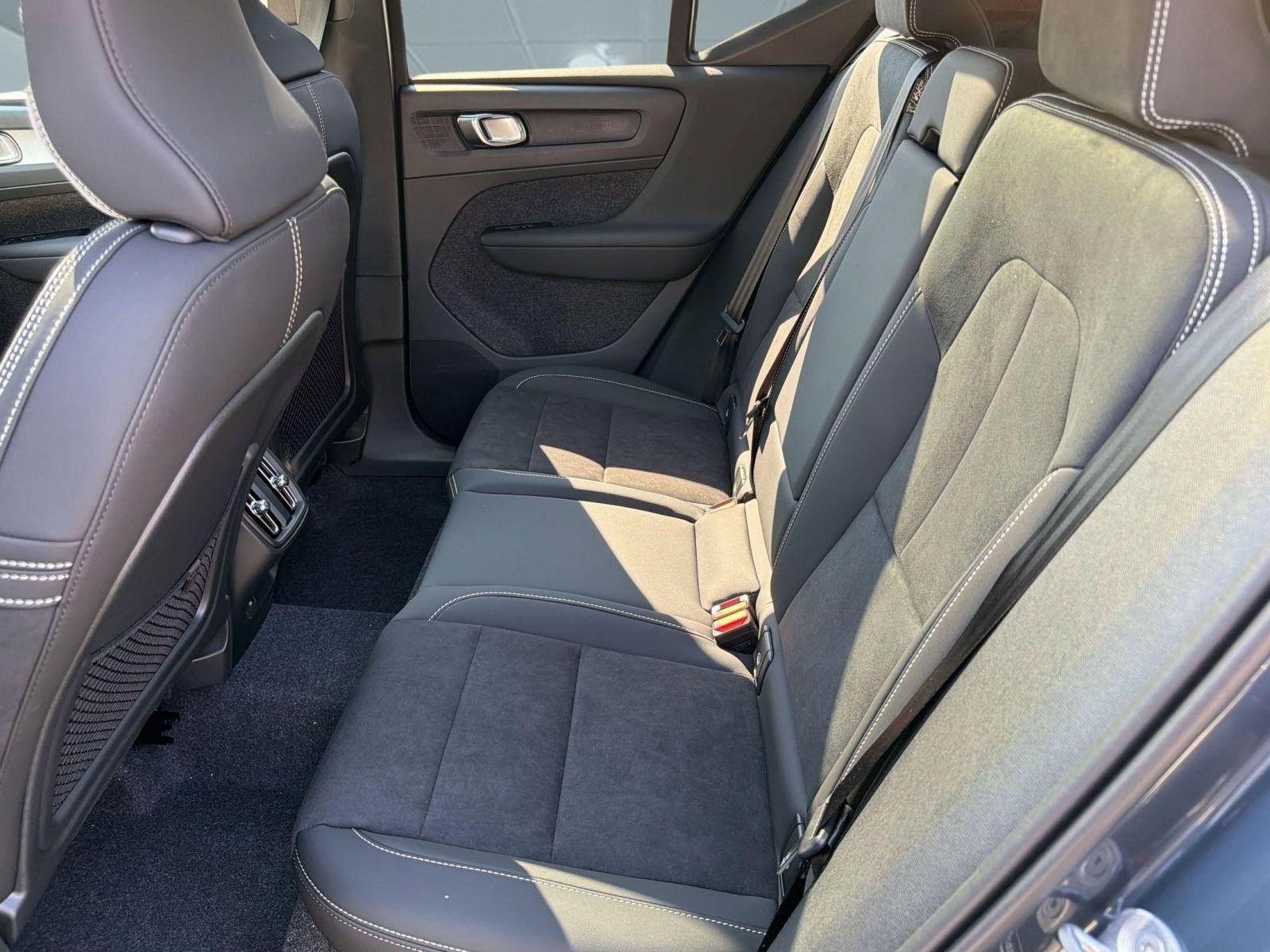 New 2026 Volvo XC40 B5 Ultra w/ Protection Package Premier image 15