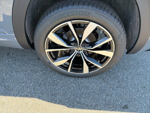New 2026 Volkswagen Atlas Cross Sport SEL Premium R-Line image 11