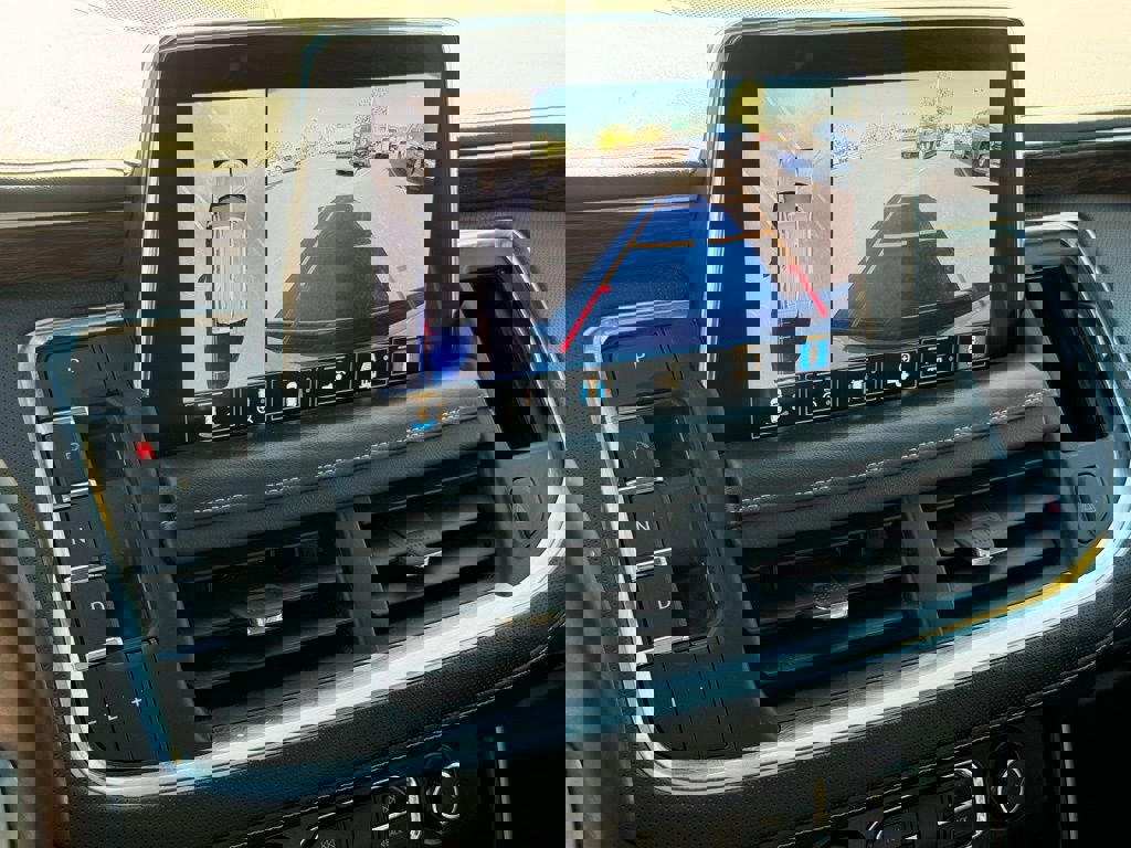 Used 2021 Chevrolet Suburban Premier w/ Premium Package image 34