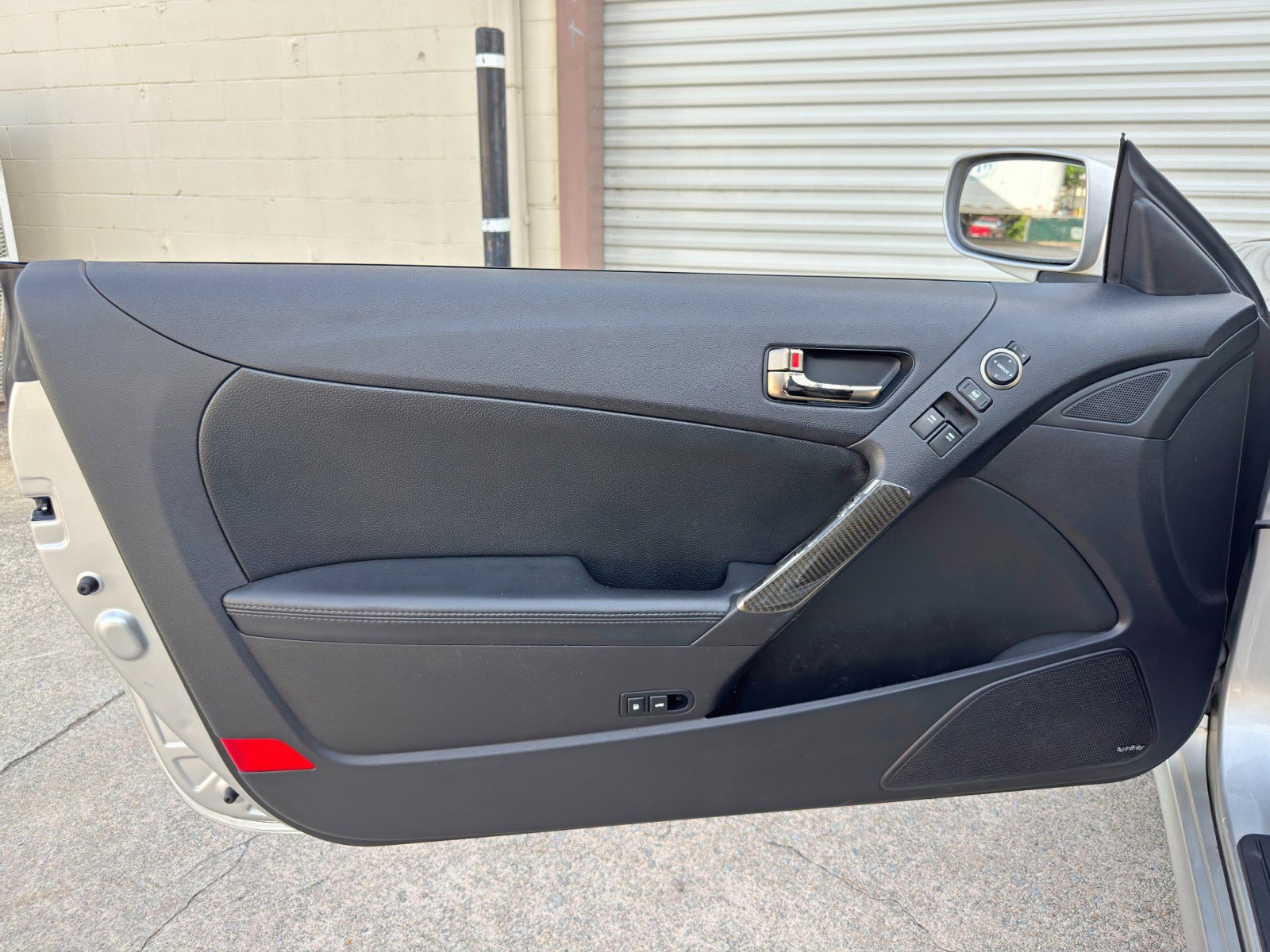 Used 2013 Hyundai Genesis 3.8 RWD image 33