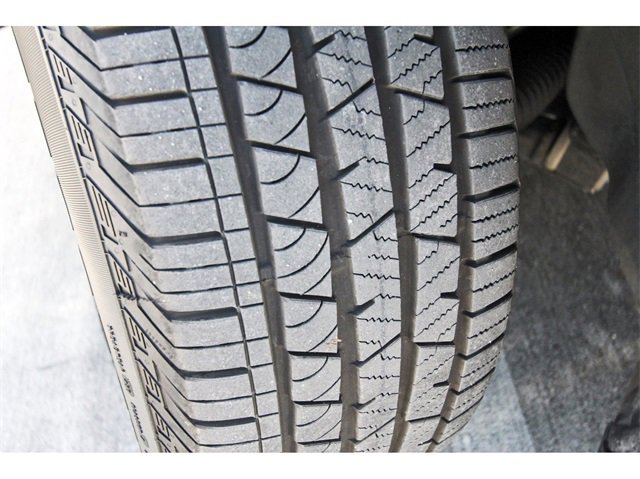 Used 2017 Land Rover Discovery Sport SE image 28