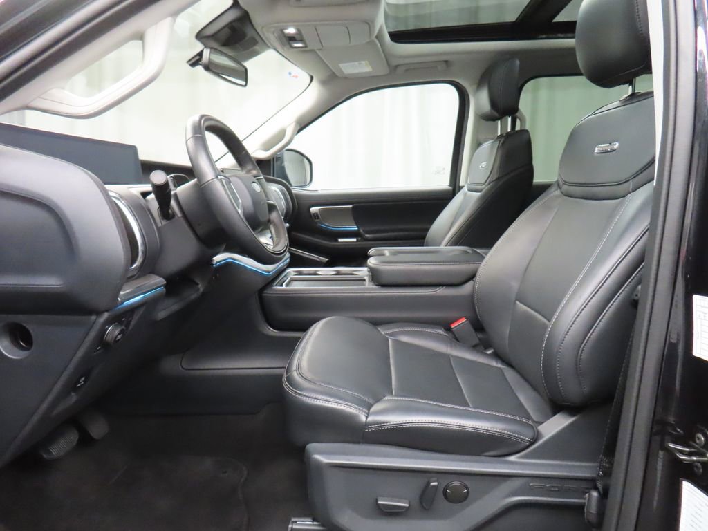 Used 2025 Ford Expedition Max Platinum AWD/4WD image 12