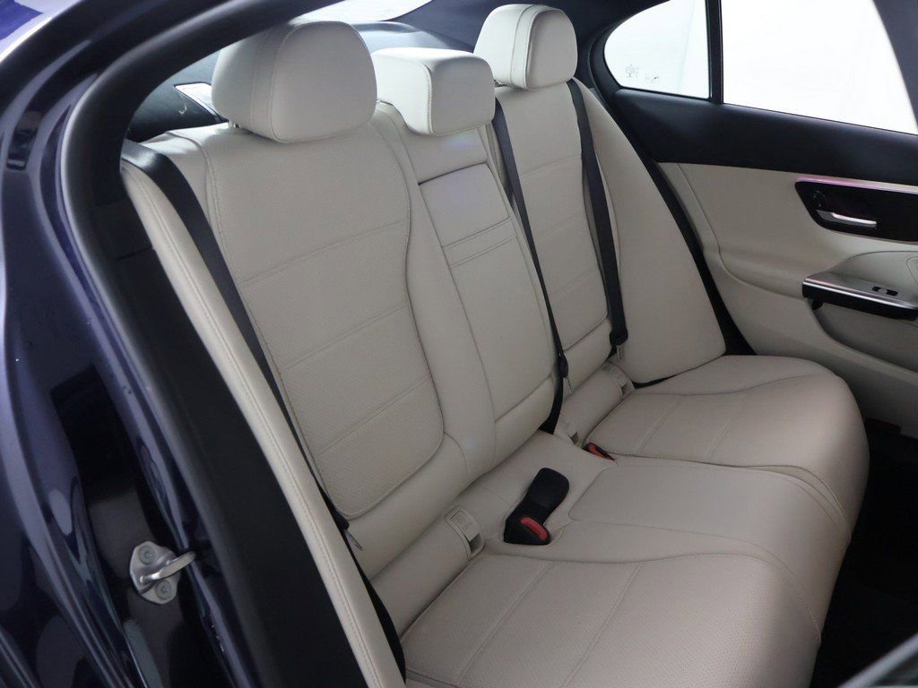 Used 2023 Mercedes-Benz C 300 4MATIC Sedan image 32