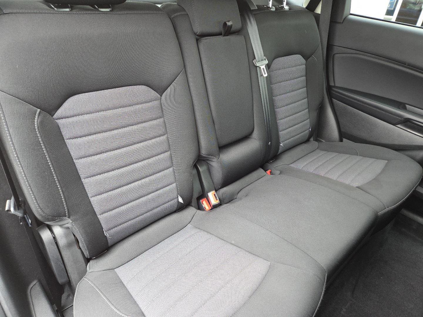 Used 2023 Ford Edge SE w/ Black Appearance Package AWD/4WD image 16