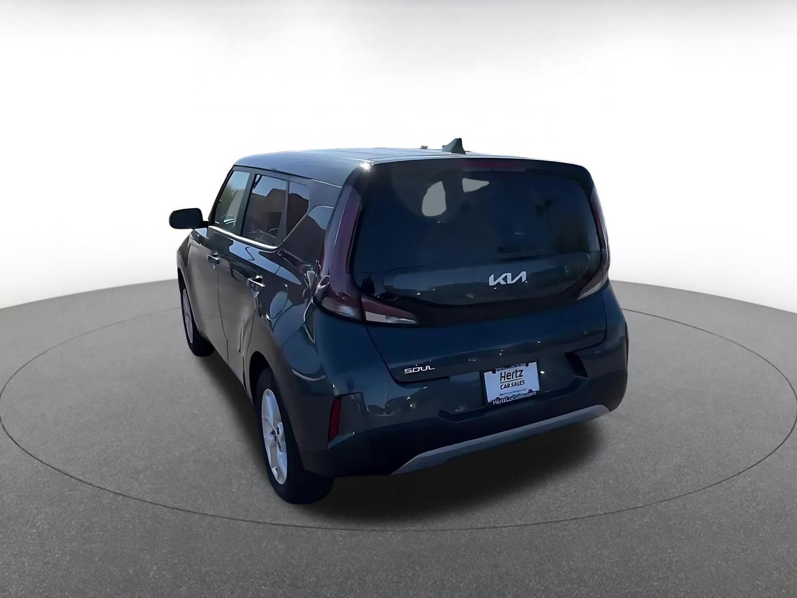 Used 2025 Kia Soul LX w/ LX Technology Package FWD image 11