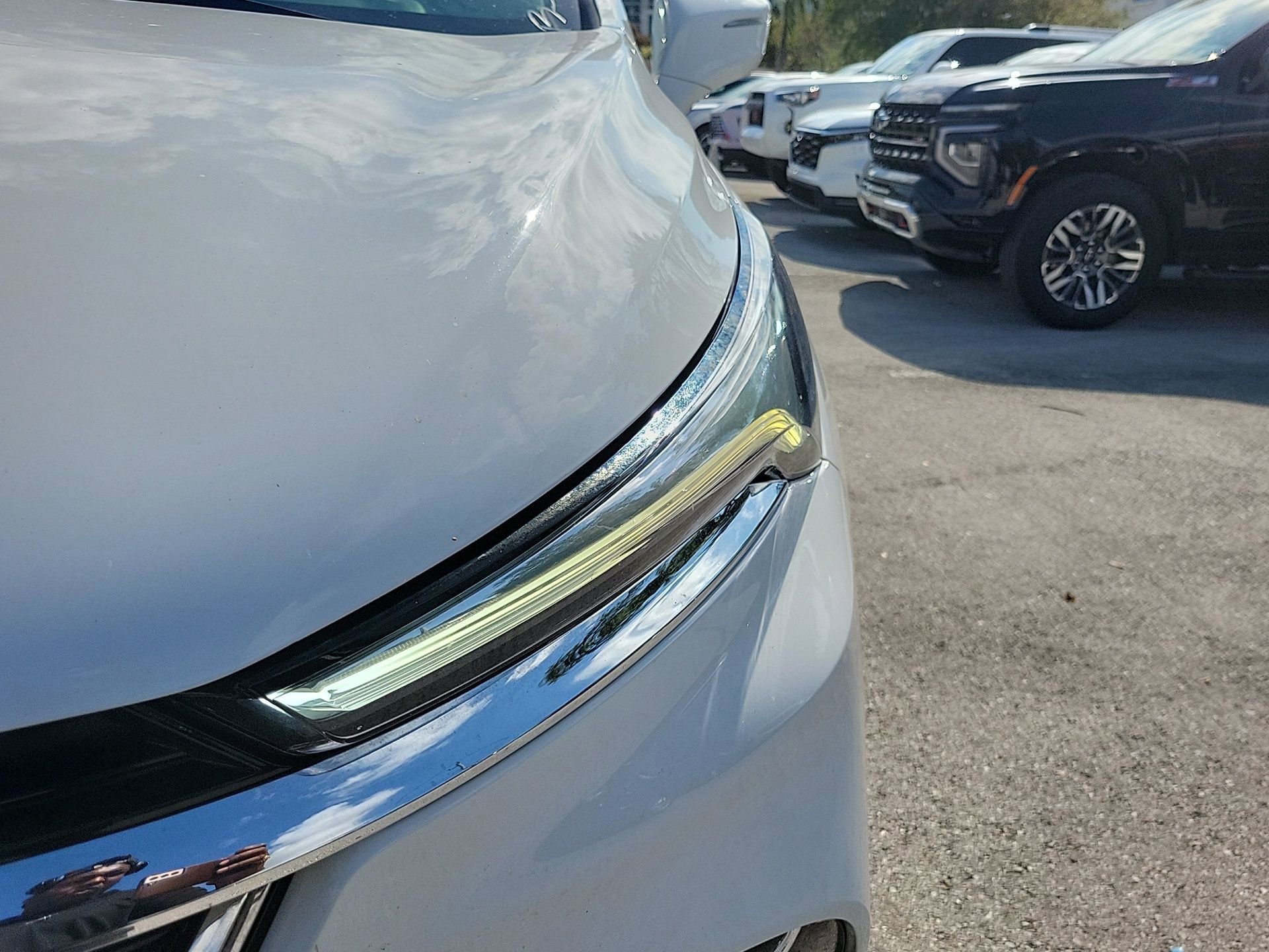 Used 2023 Buick Enclave Essence image 7