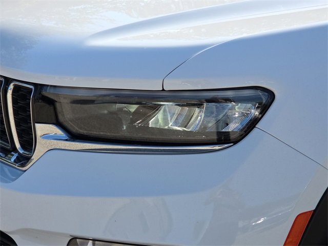 Used 2023 Jeep Grand Cherokee Limited image 4