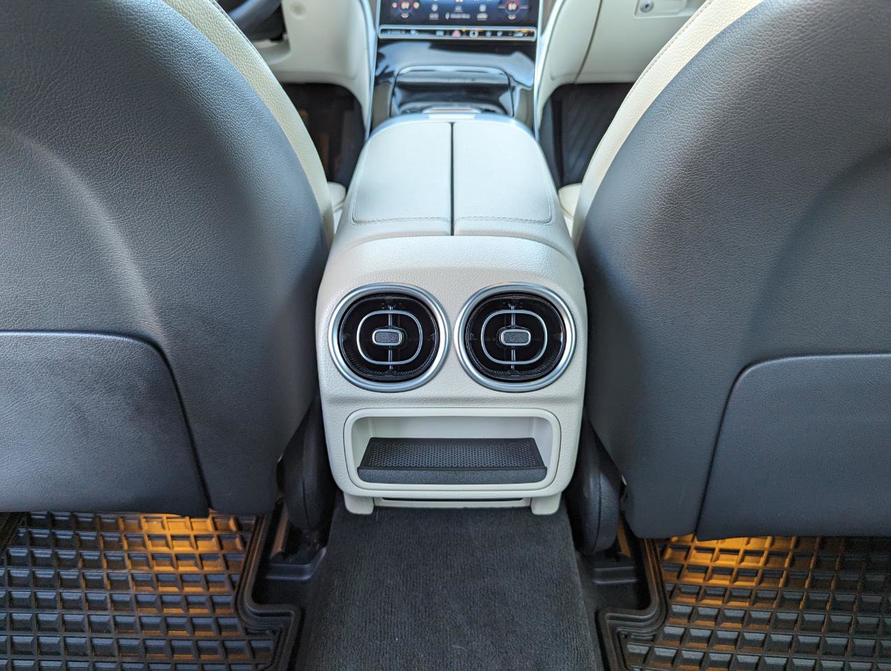 Used 2024 Mercedes-Benz C 300 4MATIC Sedan image 40