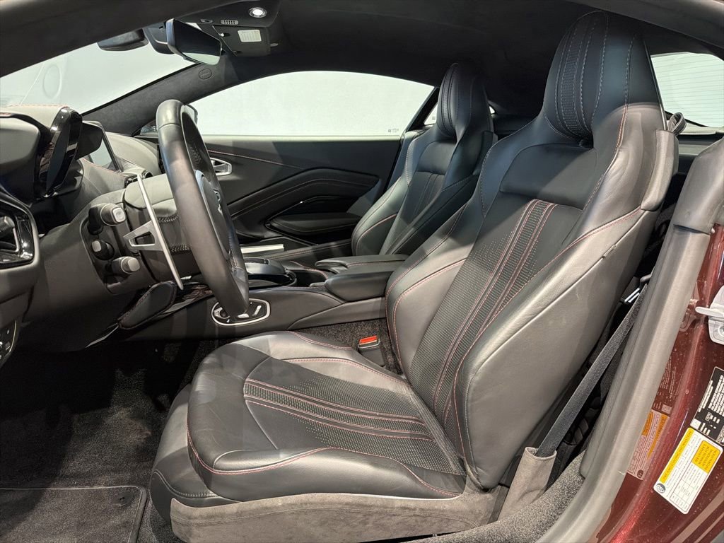 Used 2020 Aston Martin V8 Vantage Coupe image 13