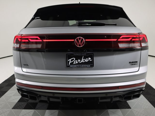 Used 2026 Volkswagen Atlas Cross Sport SEL R-Line AWD/4WD image 4