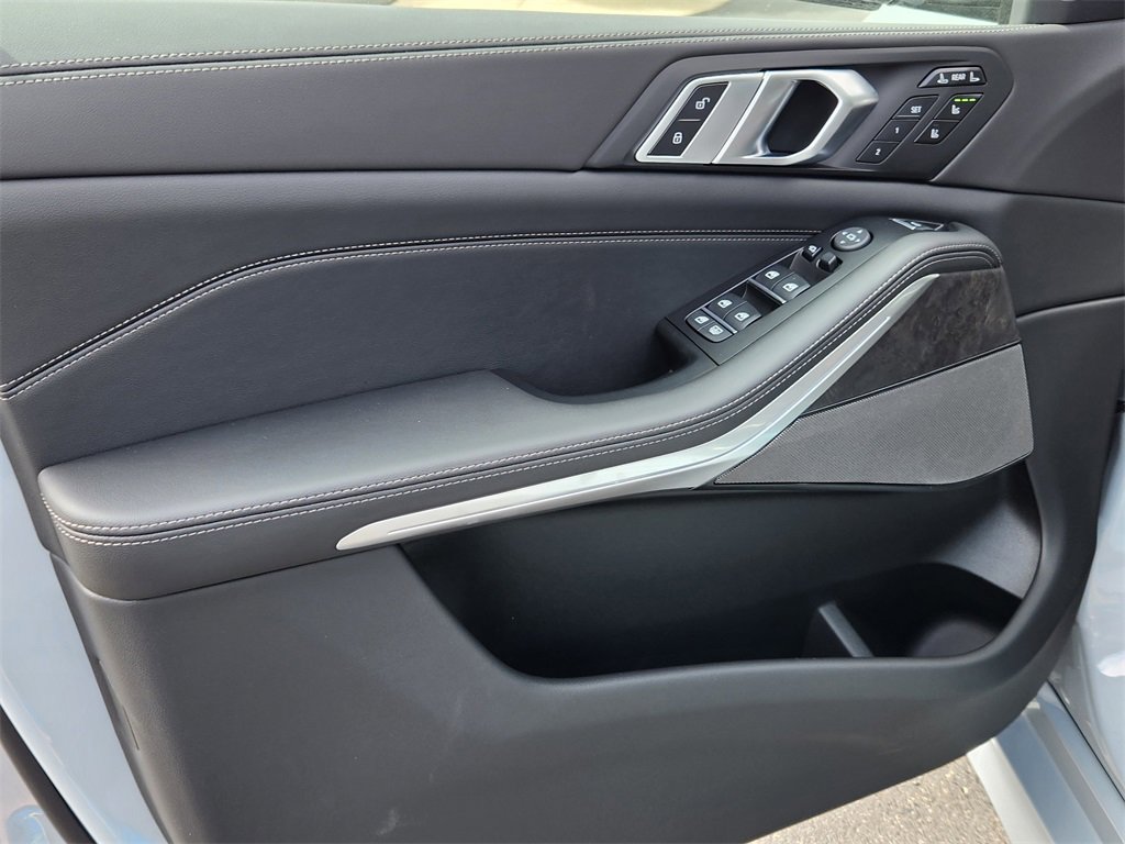 New 2026 BMW X7 xDrive40i image 7