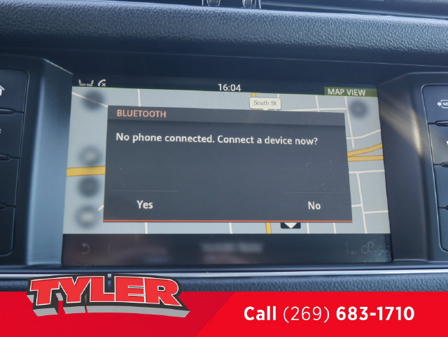 Used 2017 Jaguar XF Premium AWD/4WD image 42