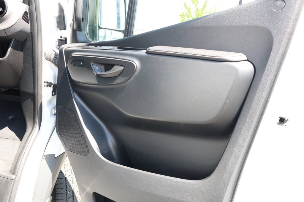 Used 2022 Mercedes-Benz Sprinter 2500 image 27