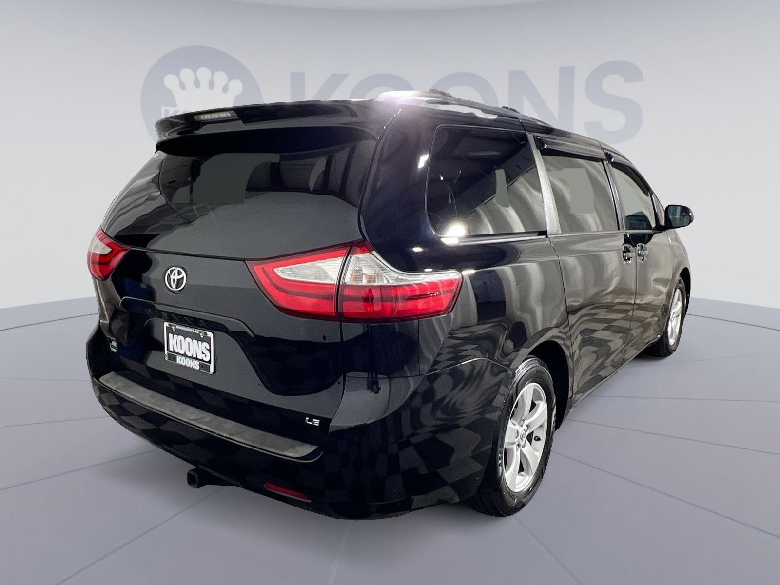 Used 2015 Toyota Sienna LE image 7