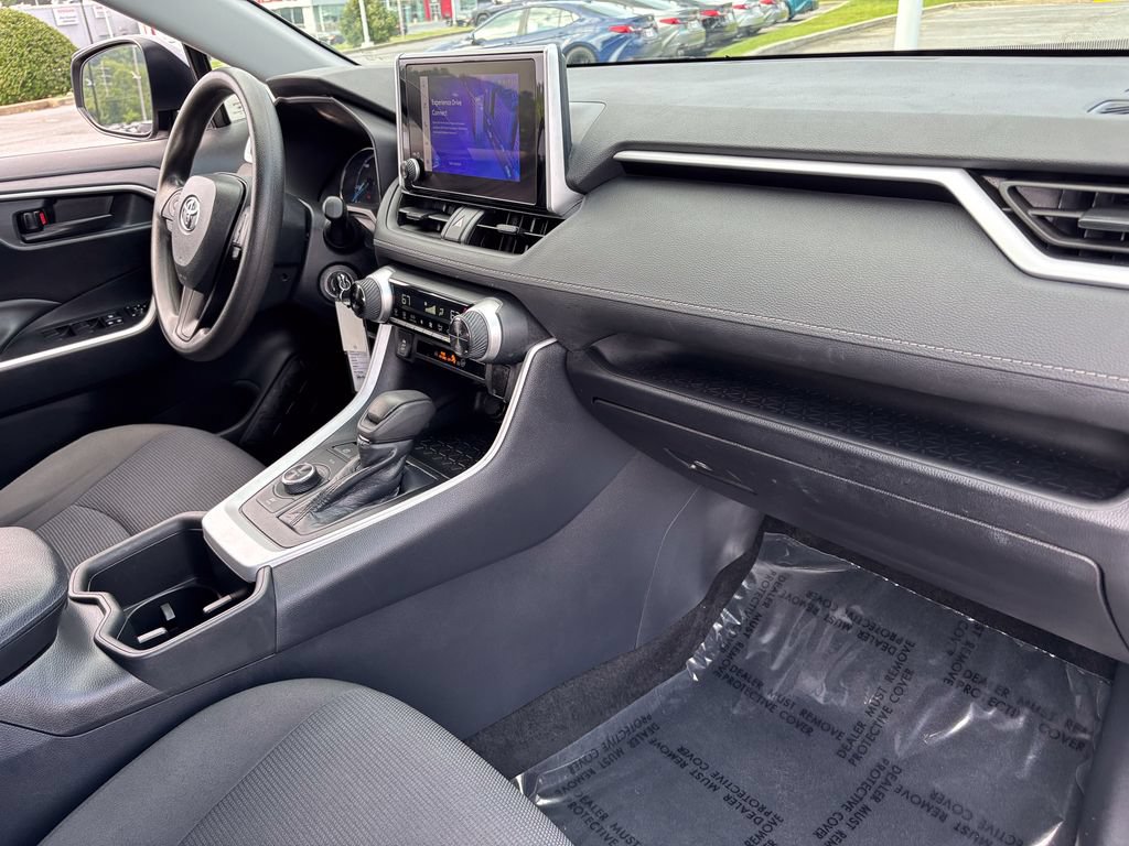 Used 2024 Toyota RAV4 LE AWD/4WD image 36
