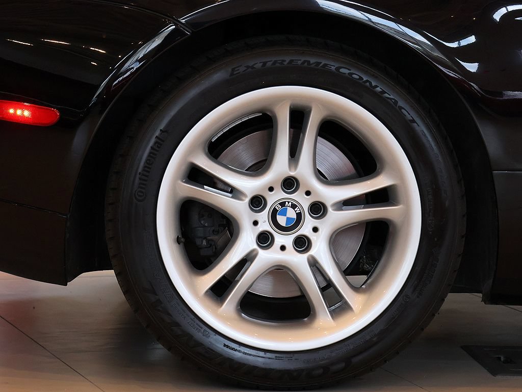 Used 2001 BMW Z8 RWD image 23