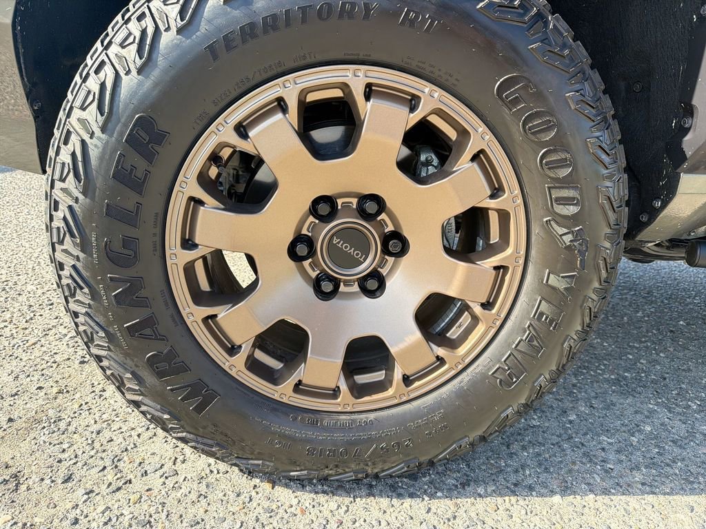 Used 2025 Toyota Tacoma 4x4 Double Cab Hybrid image 18